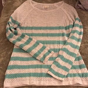 Converse light sweater